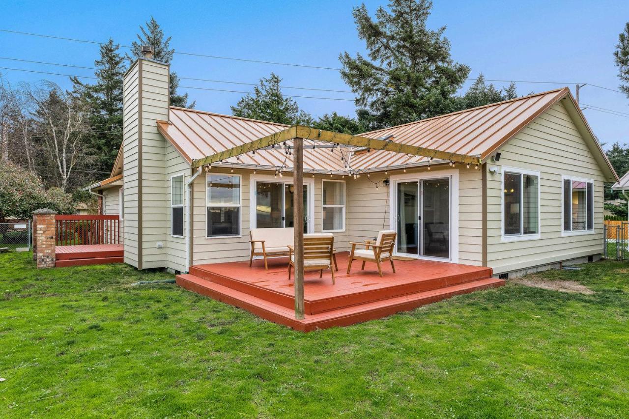 @ Marbella Lane - Wave House, Your Oceanfront Retreat! Oak Harbor Bagian luar foto