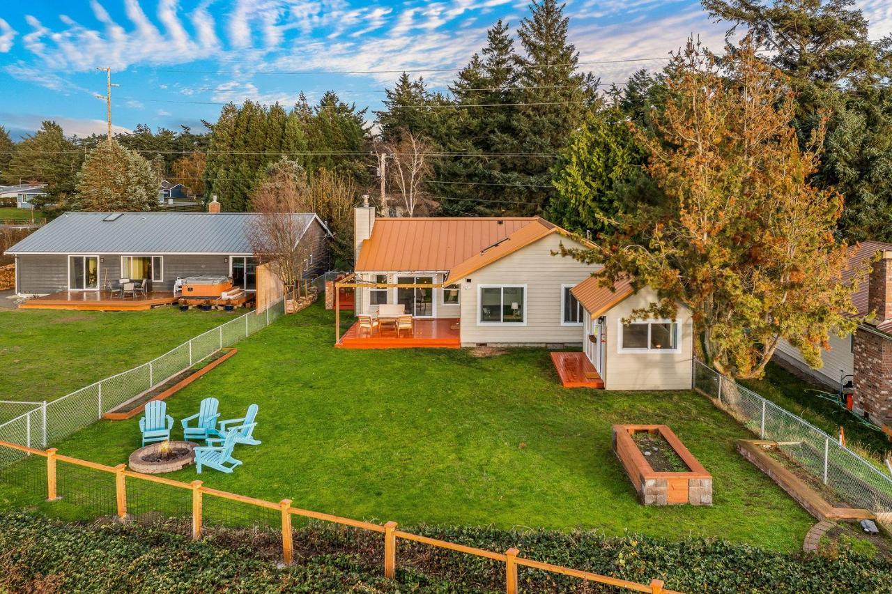 @ Marbella Lane - Wave House, Your Oceanfront Retreat! Oak Harbor Bagian luar foto