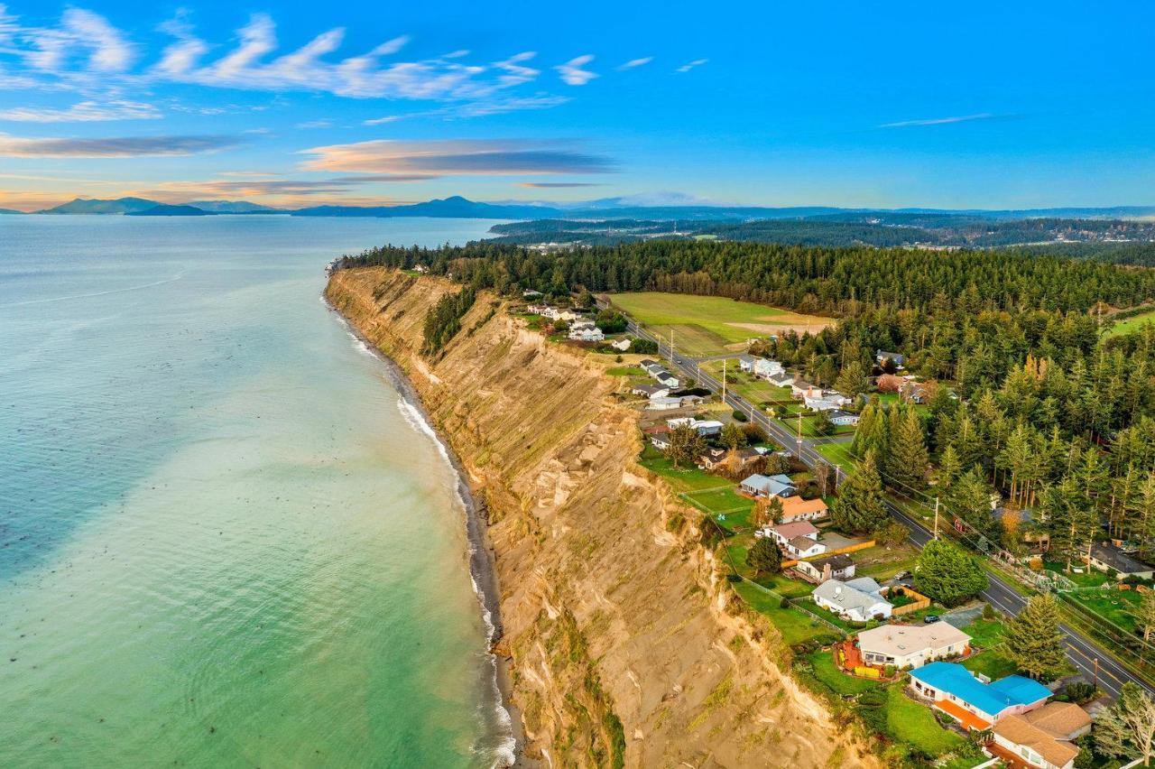 @ Marbella Lane - Wave House, Your Oceanfront Retreat! Oak Harbor Bagian luar foto