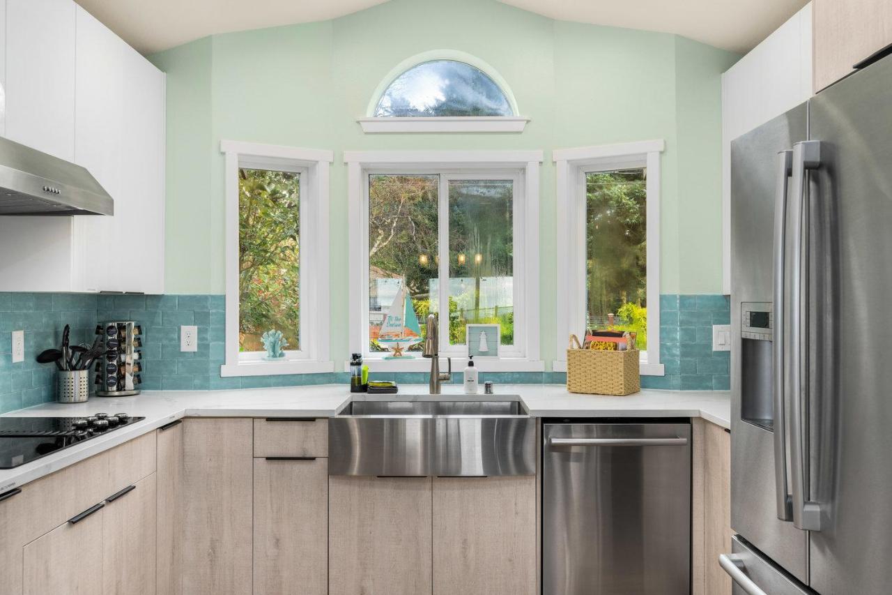 @ Marbella Lane - Wave House, Your Oceanfront Retreat! Oak Harbor Bagian luar foto